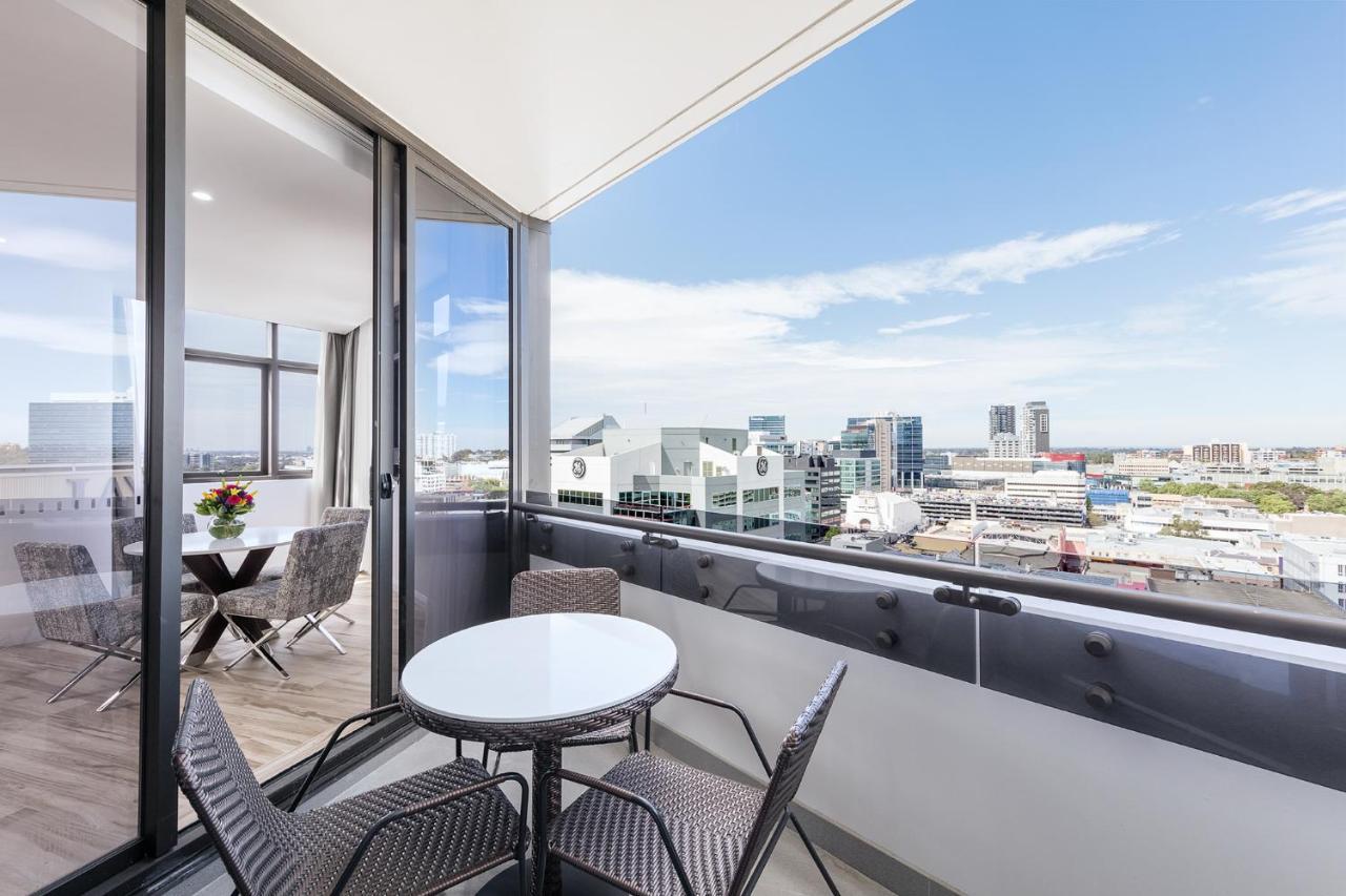 帕拉马塔教堂街美利通公寓式酒店 悉尼 外观 照片 Balcony of an apartment